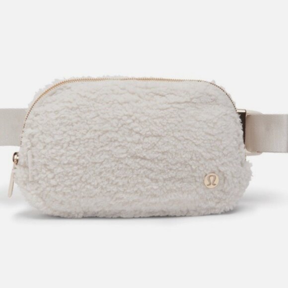 NWT Everywhere Belt Bag Fleece lululemon white peloton - Picture 1 of 7